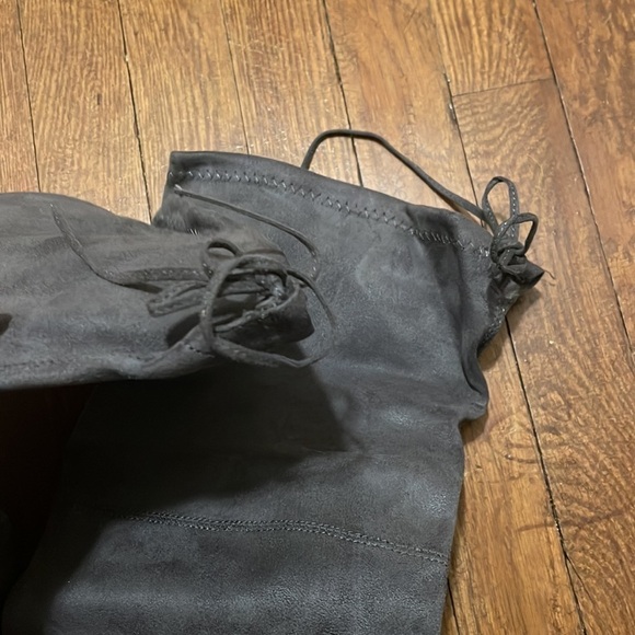 Steve Madden Grey GORGEOUS Over the Knee Vegan Tie Boots Sz 9 - Picture 6 of 9